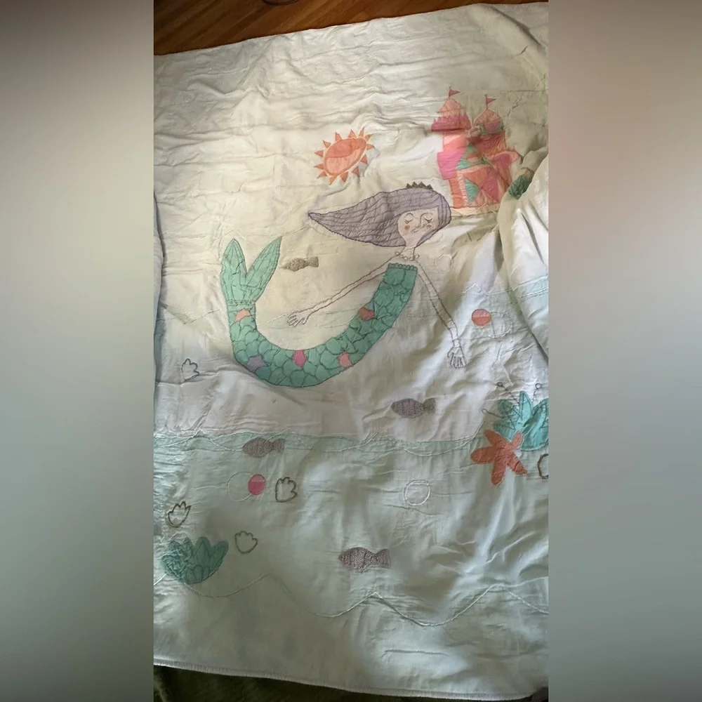 Mermaid appliqué quilt - Land of Nod